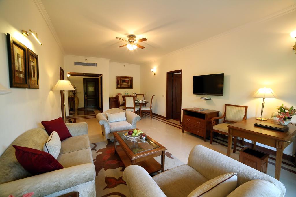 Jaypee Palace Hotel Агра Екстериор снимка