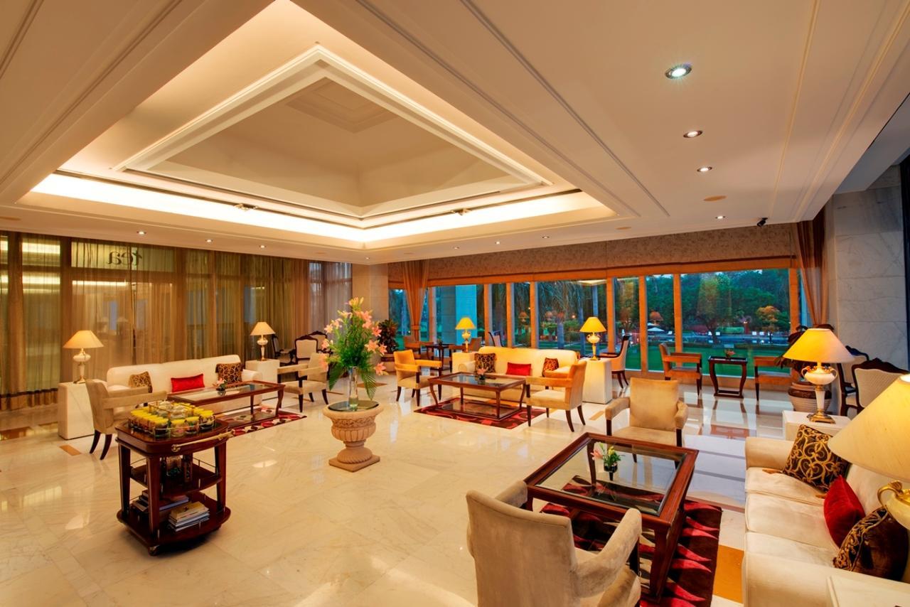 Jaypee Palace Hotel Агра Екстериор снимка