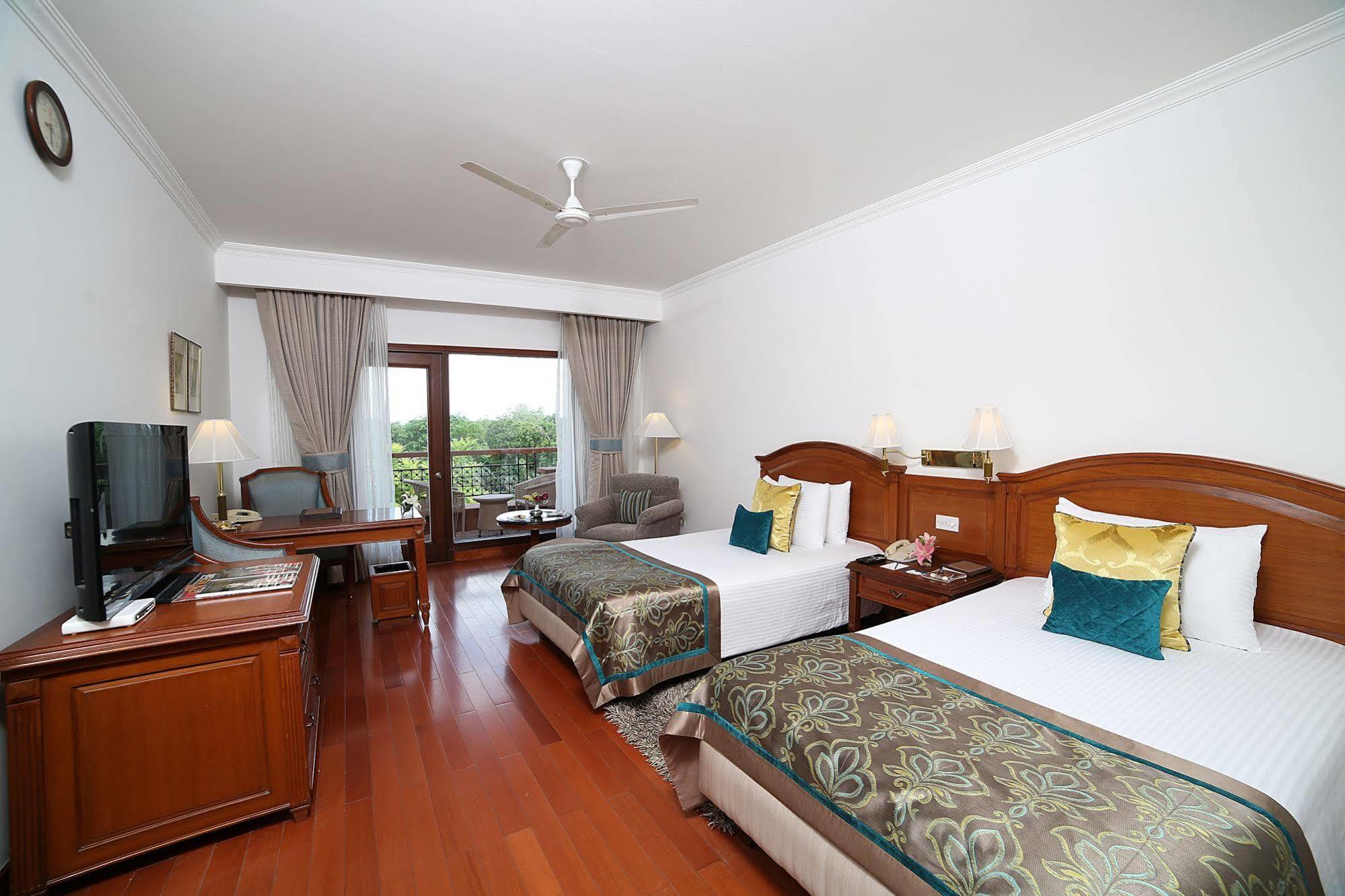 Jaypee Palace Hotel Агра Екстериор снимка