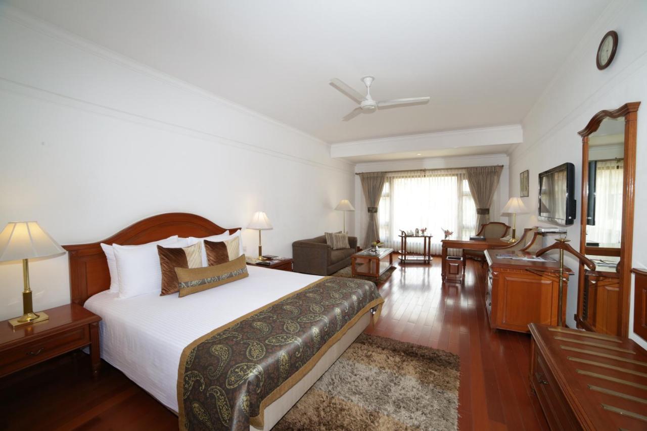 Jaypee Palace Hotel Агра Екстериор снимка